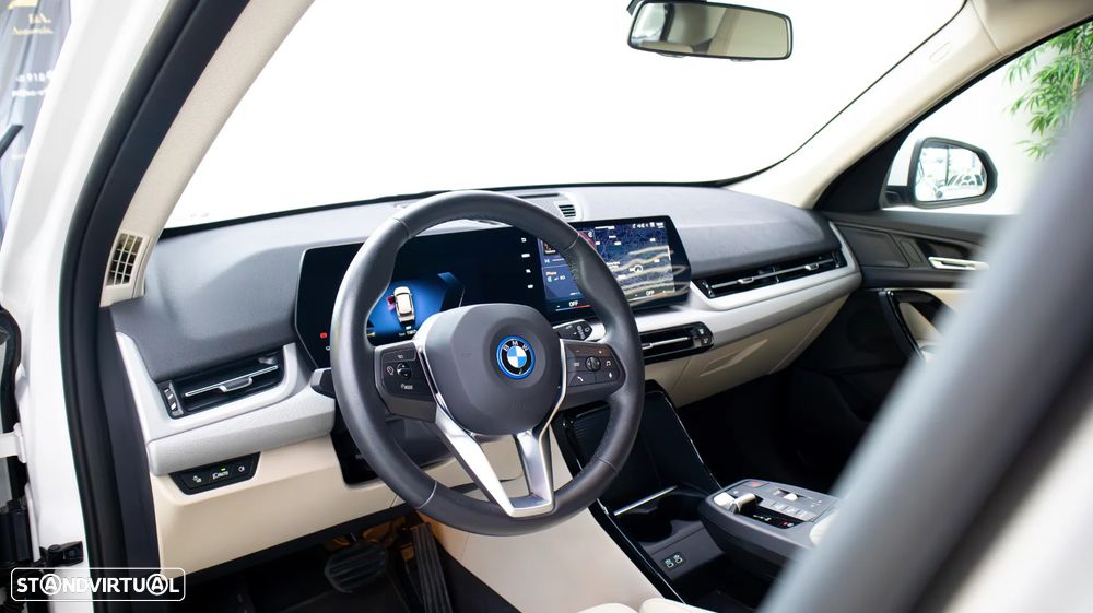 BMW iX1 eDrive20 - 8
