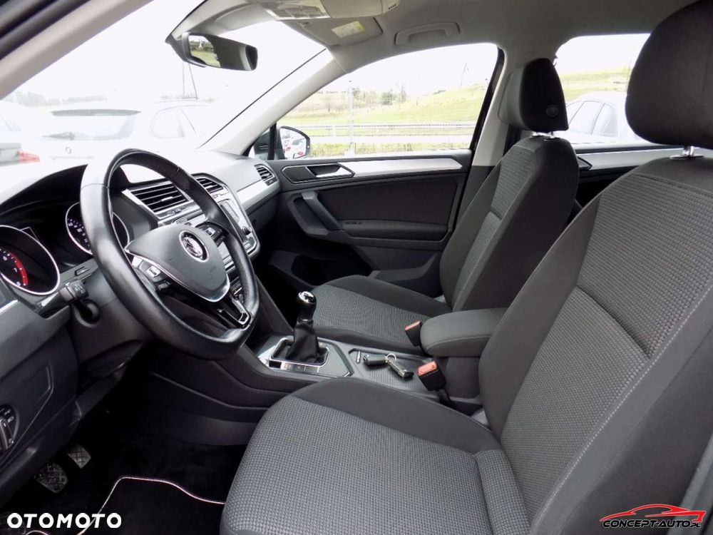 Volkswagen Tiguan - 19
