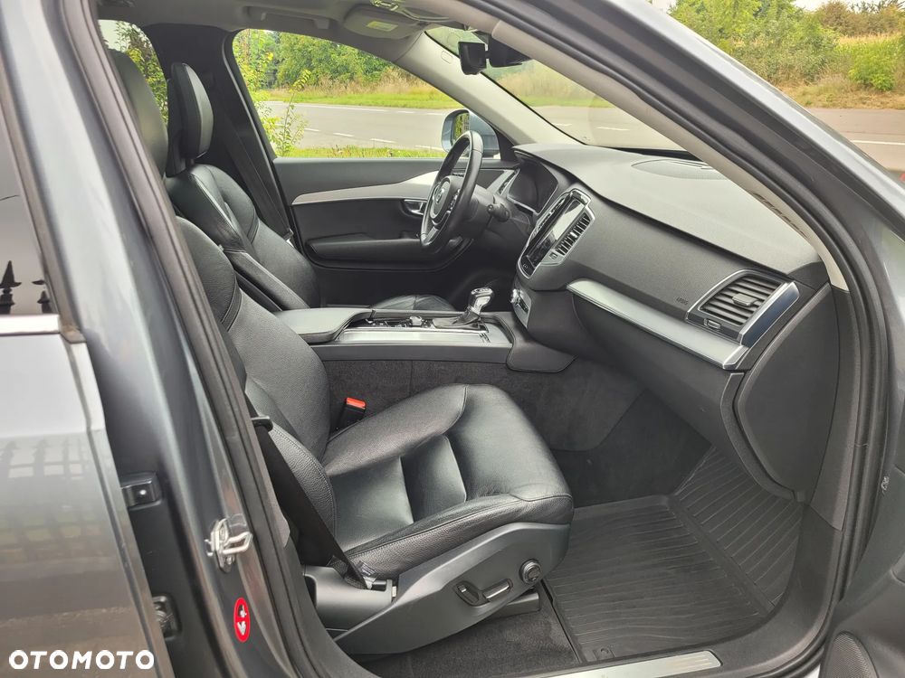 Volvo XC 90 T5 AWD Momentum - 11