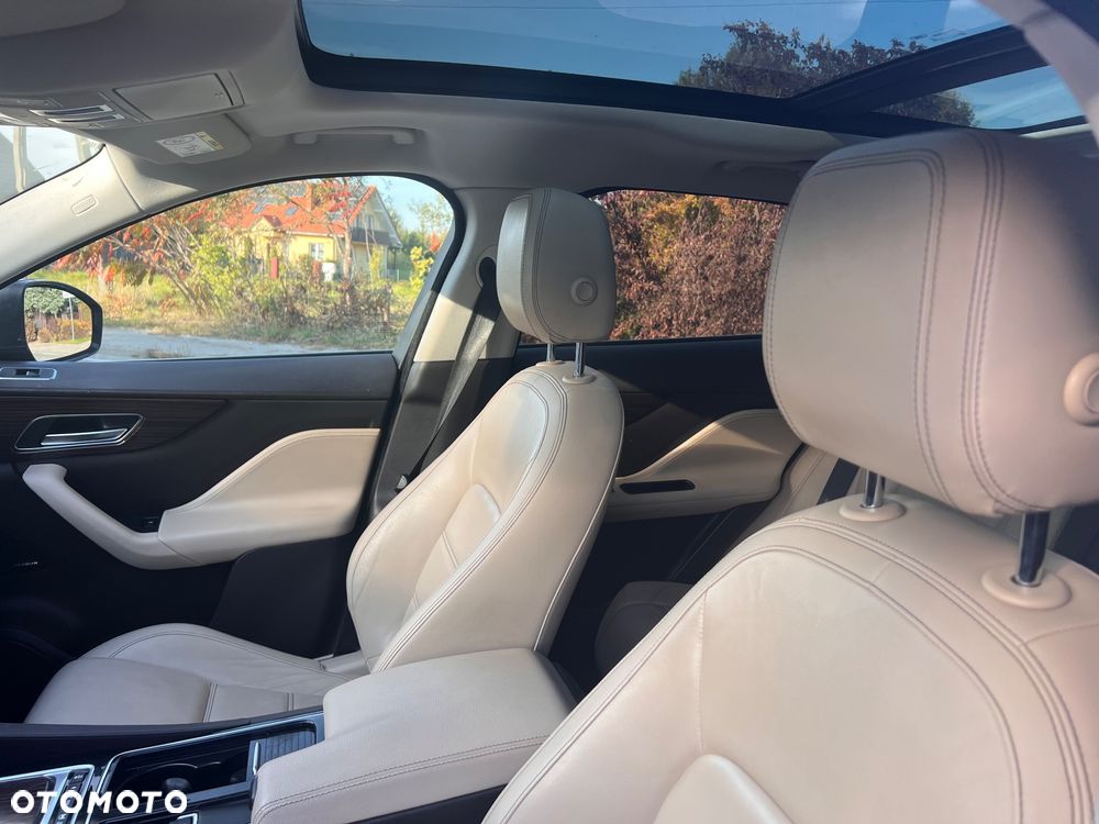 Jaguar F-Pace - 10