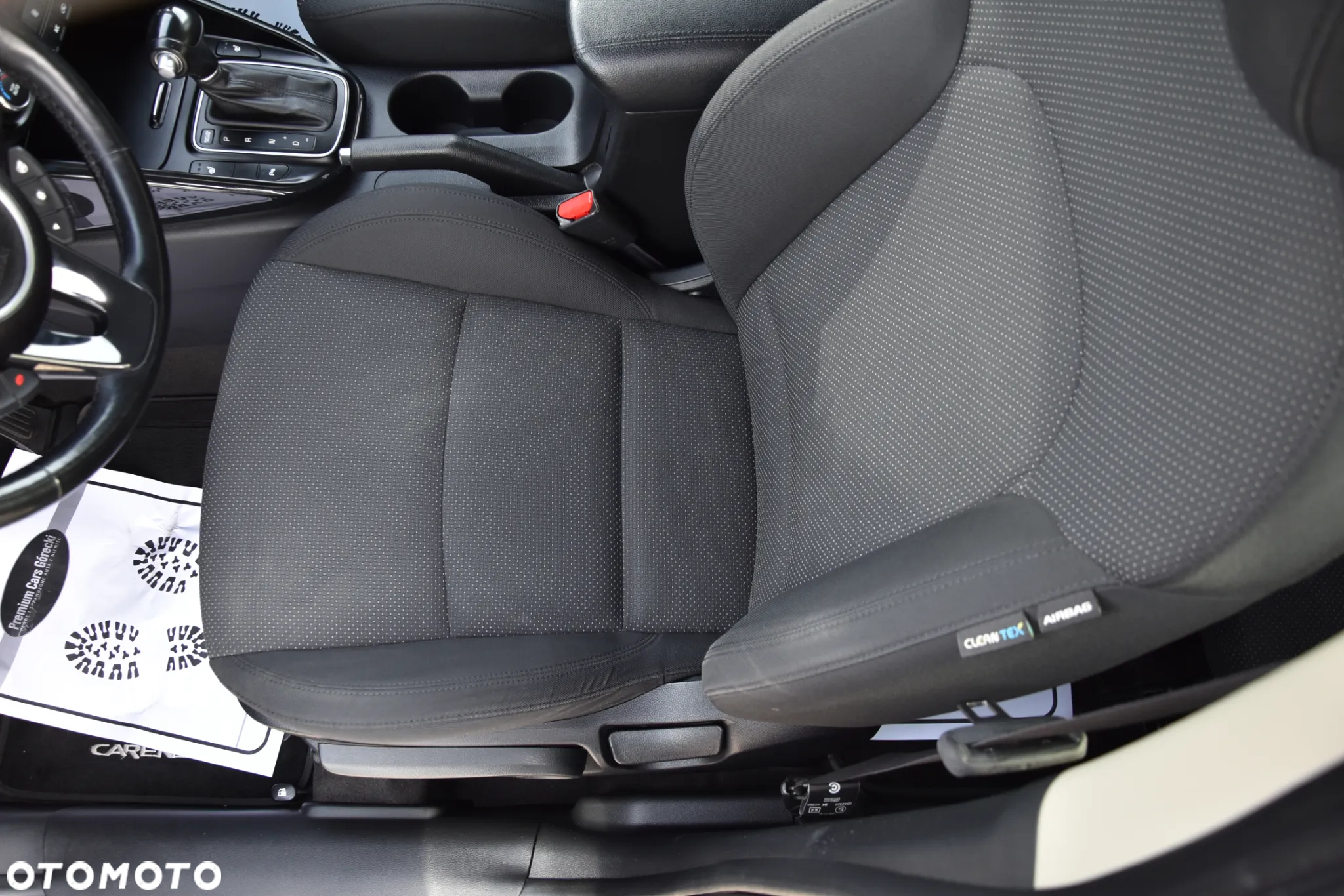 Kia Carens 1.7 CRDi Business Line 7os 7DCT - 12