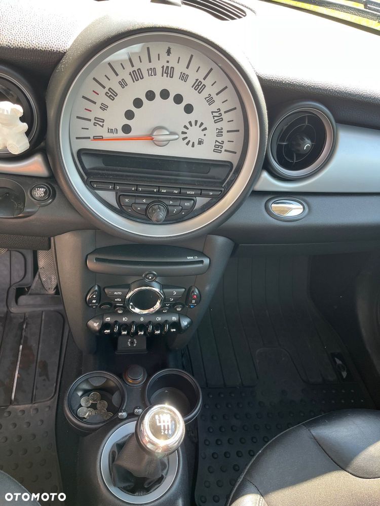 MINI Cooper Standard - 11