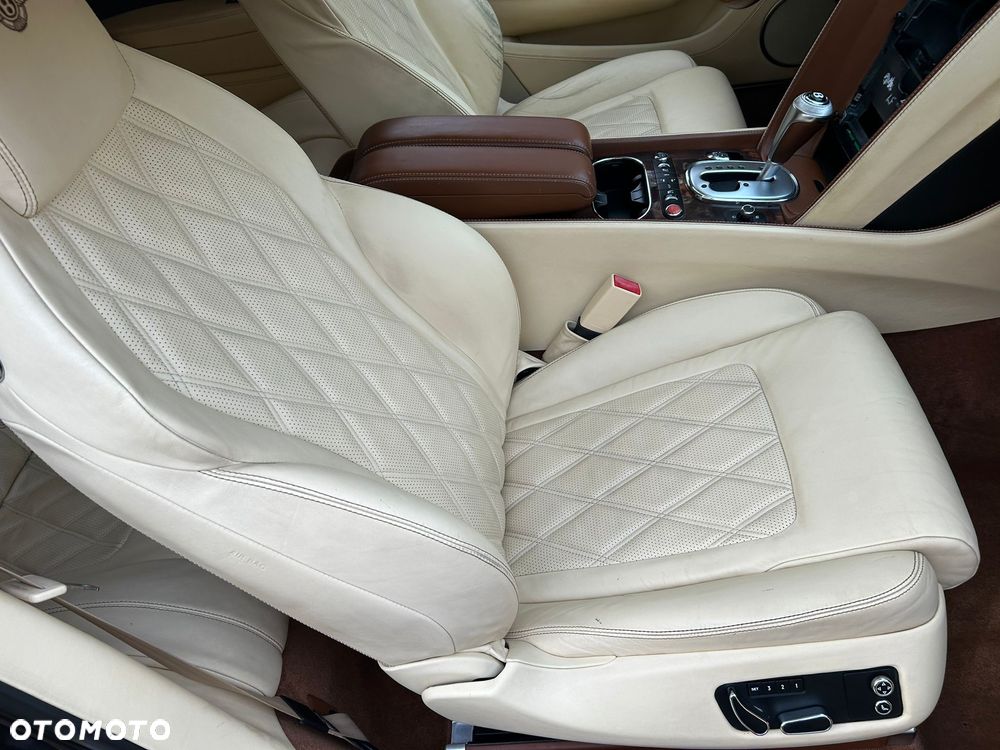 Bentley Continental GT - 15