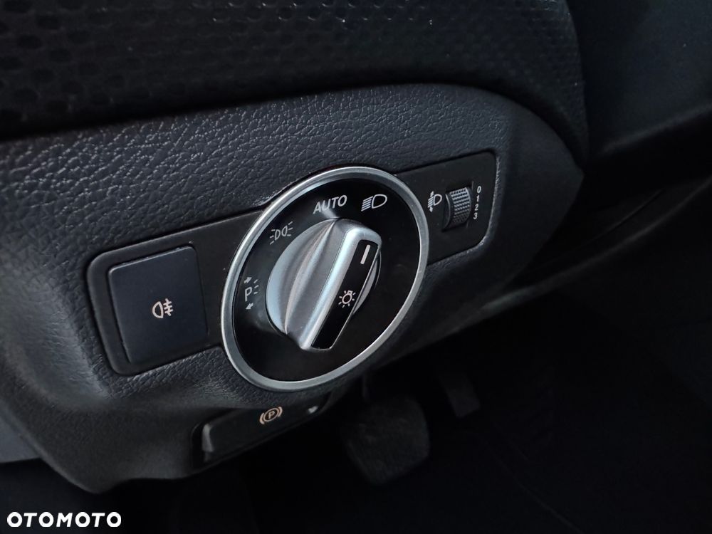 Mercedes-Benz Klasa A 160 d 7G-DCT - 16