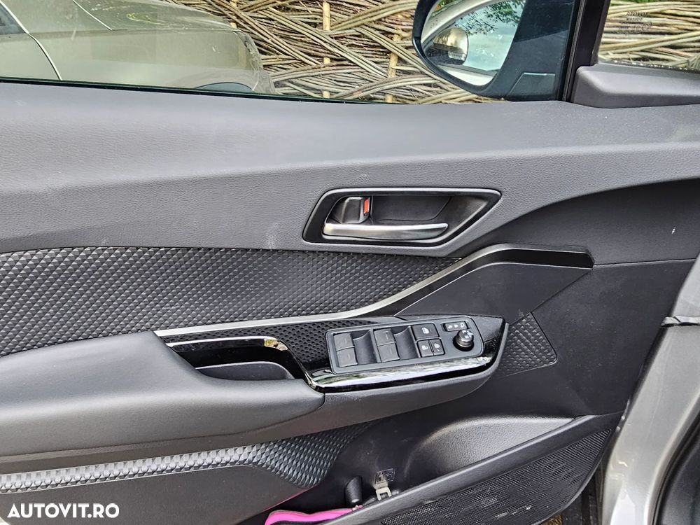 Toyota C-HR 2.0 HSD 184 CP 4x2 CVT C-ult Style - 10