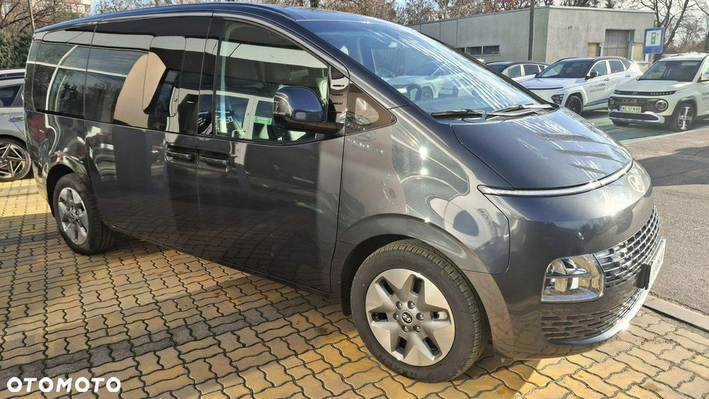 Hyundai Staria - 3