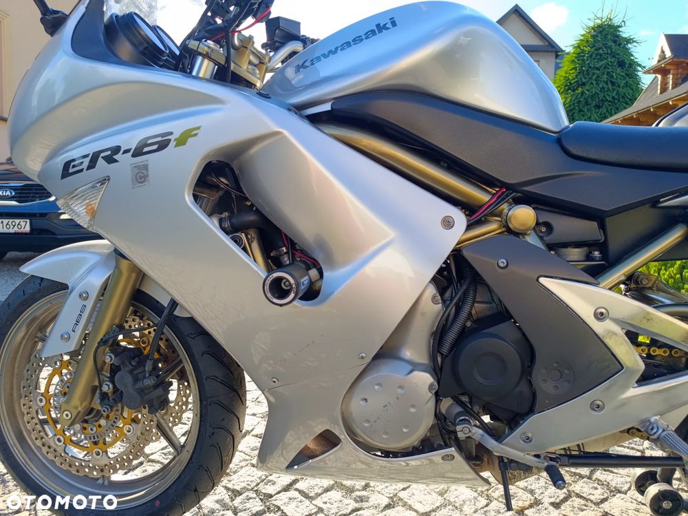 Kawasaki ER - 9