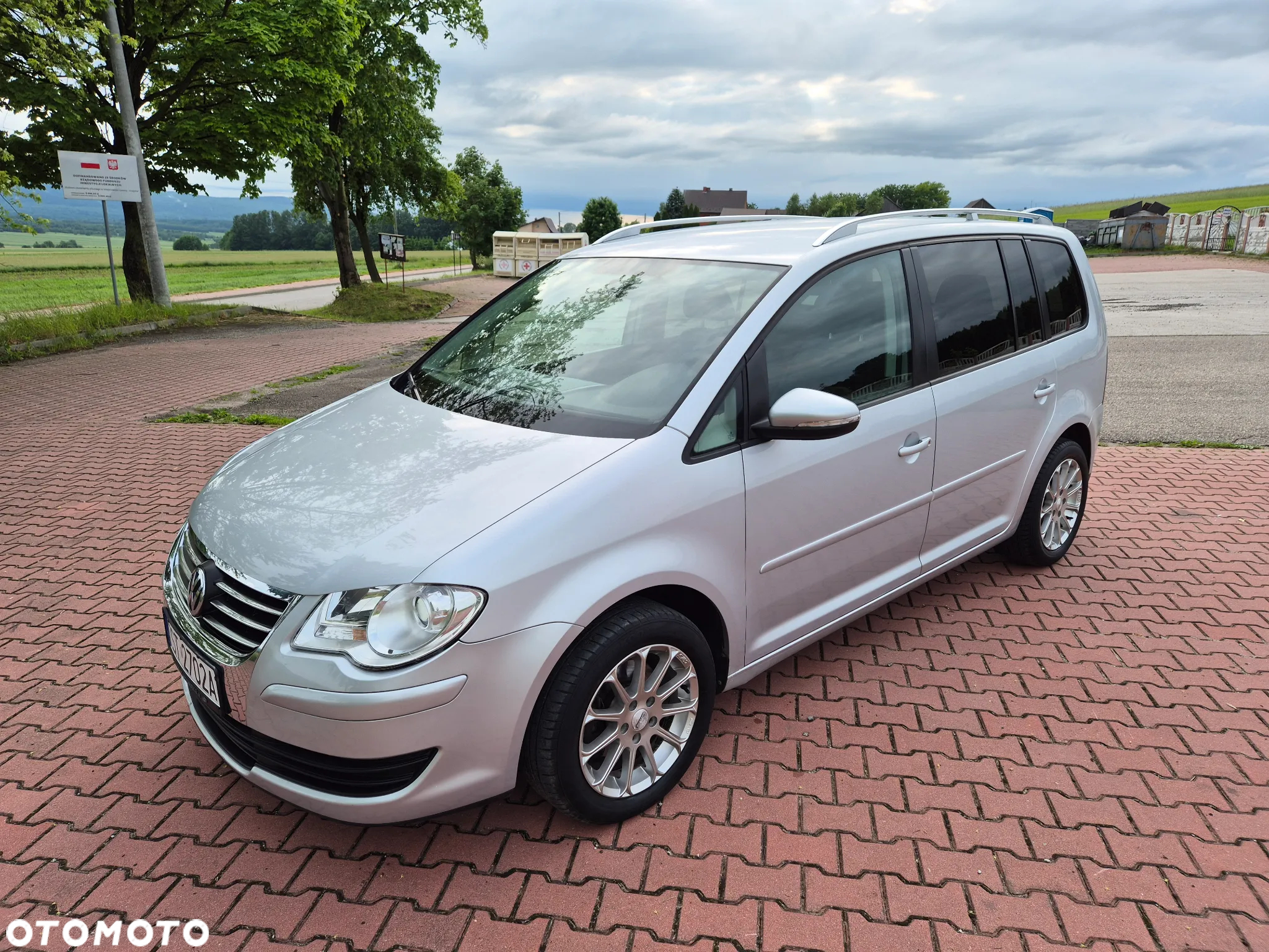 Volkswagen Touran 1.6 Conceptline - 8
