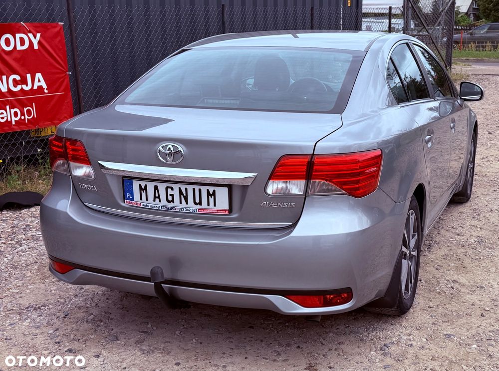 Toyota Avensis 2.0 D-4D Executive - 30