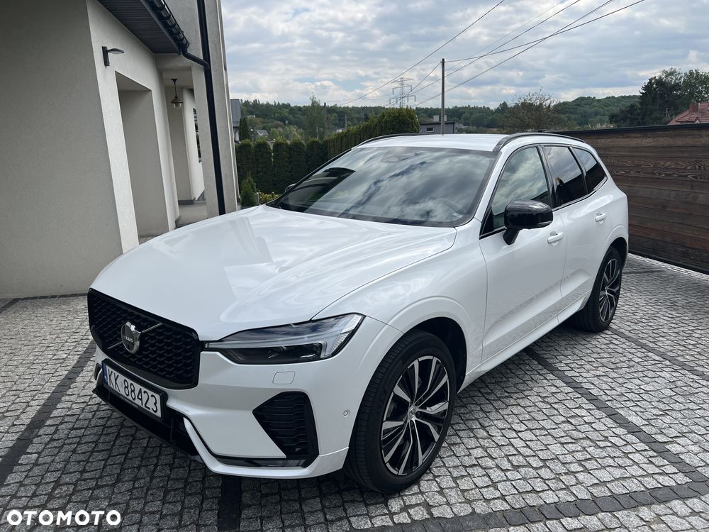 Volvo XC 60 B4 D AWD Plus Dark - 11