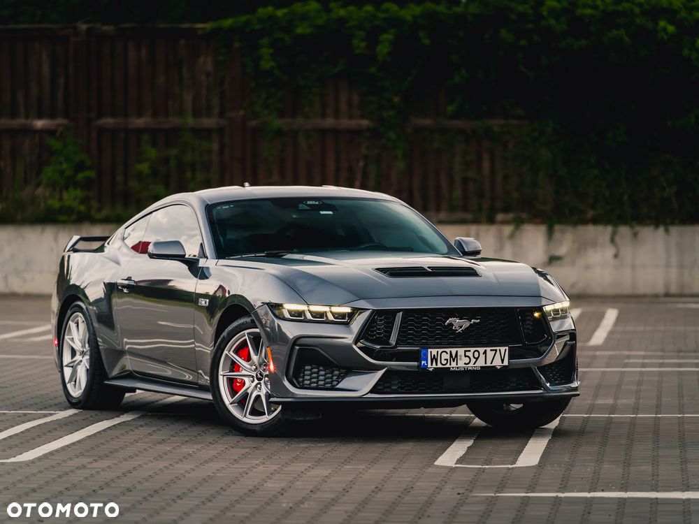 Ford Mustang - 1