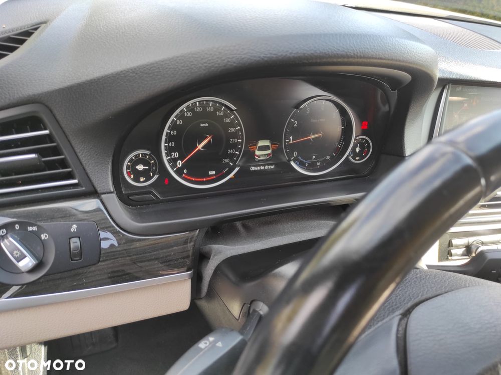 BMW Seria 5 - 22