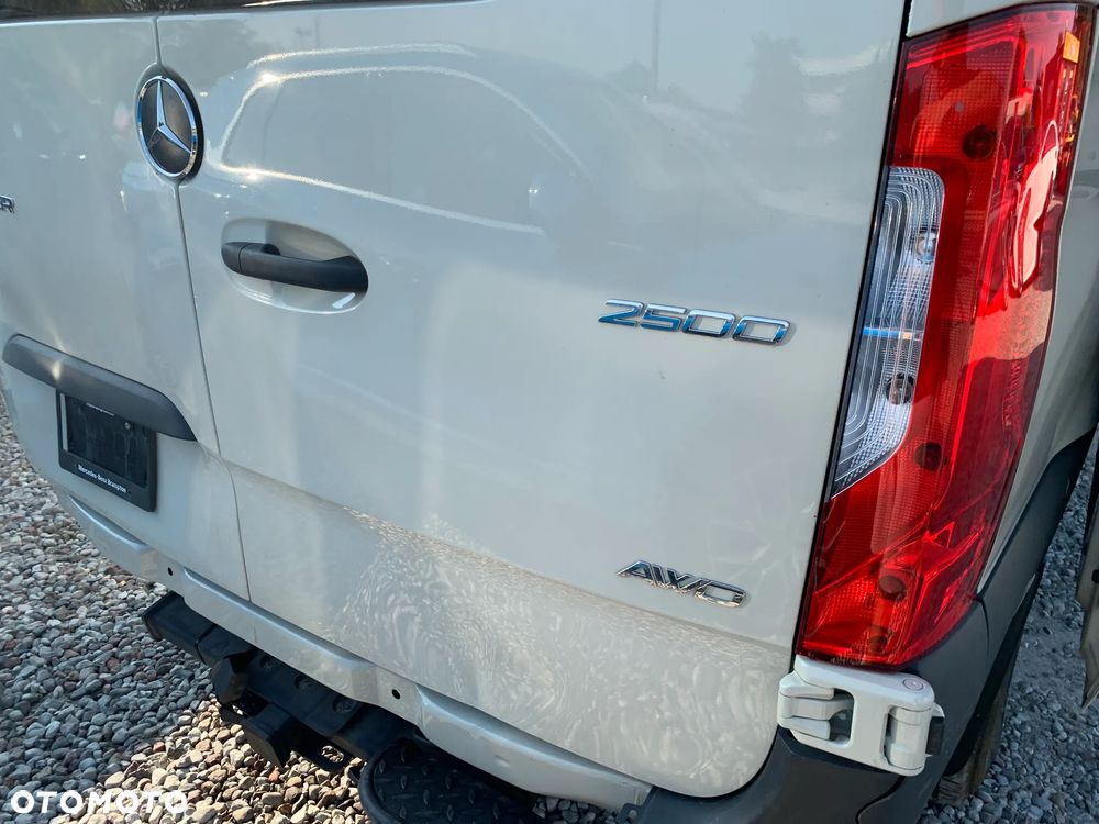 Mercedes-Benz Sprinter - 12