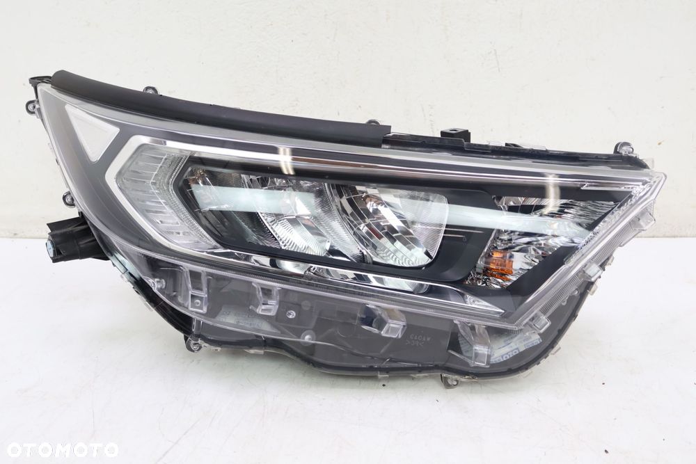 TOYOTA RAV4 V LAMPA PRAWA PRZÓD - 1