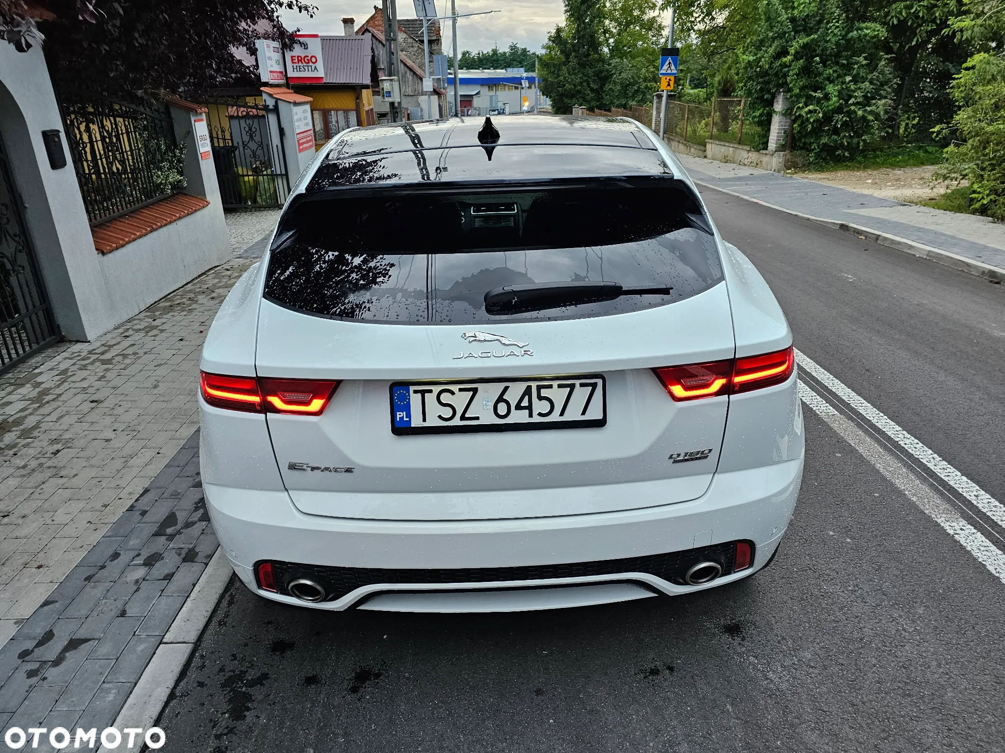 Jaguar E-Pace D180 AWD R-Dynamic - 12
