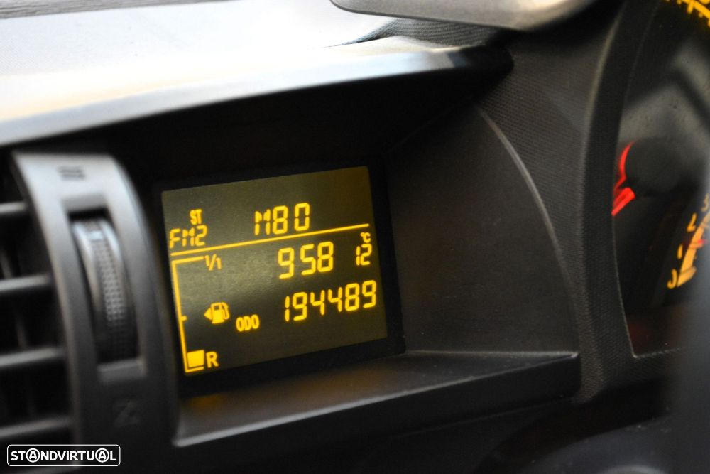 Toyota iQ 1.0 VVT-i Essential+AC - 6