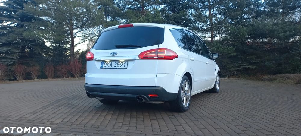 Ford S-Max - 17