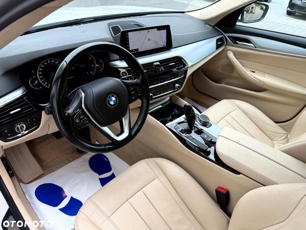 BMW Seria 5 520d Sport Line sport - 14