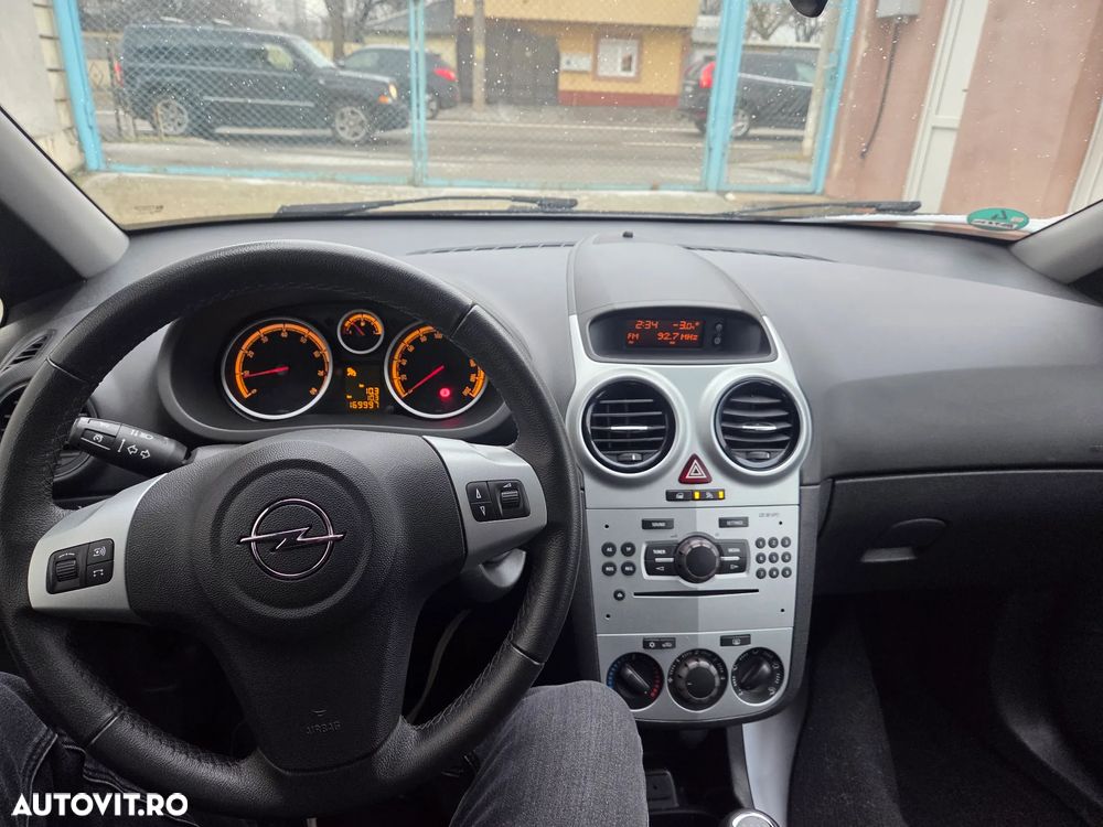 Opel Corsa 1.4 16V Color Edition - 14