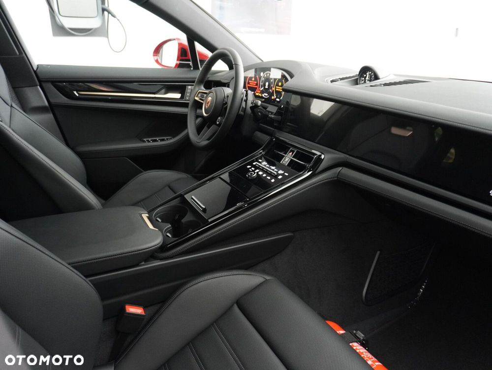 Porsche Panamera 4 - 30