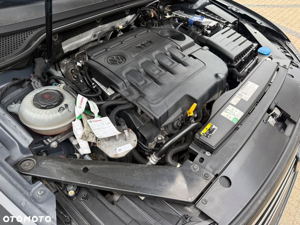 Volkswagen Passat 2.0 TDI SCR Business - 15