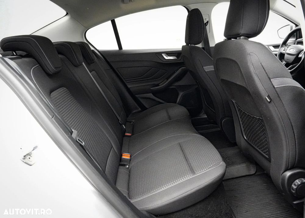 Ford Focus 1.0 EcoBoost Titanium - 17