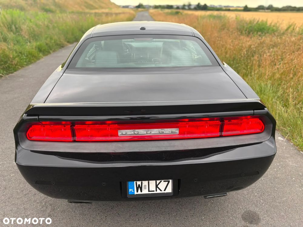 Dodge Challenger - 4