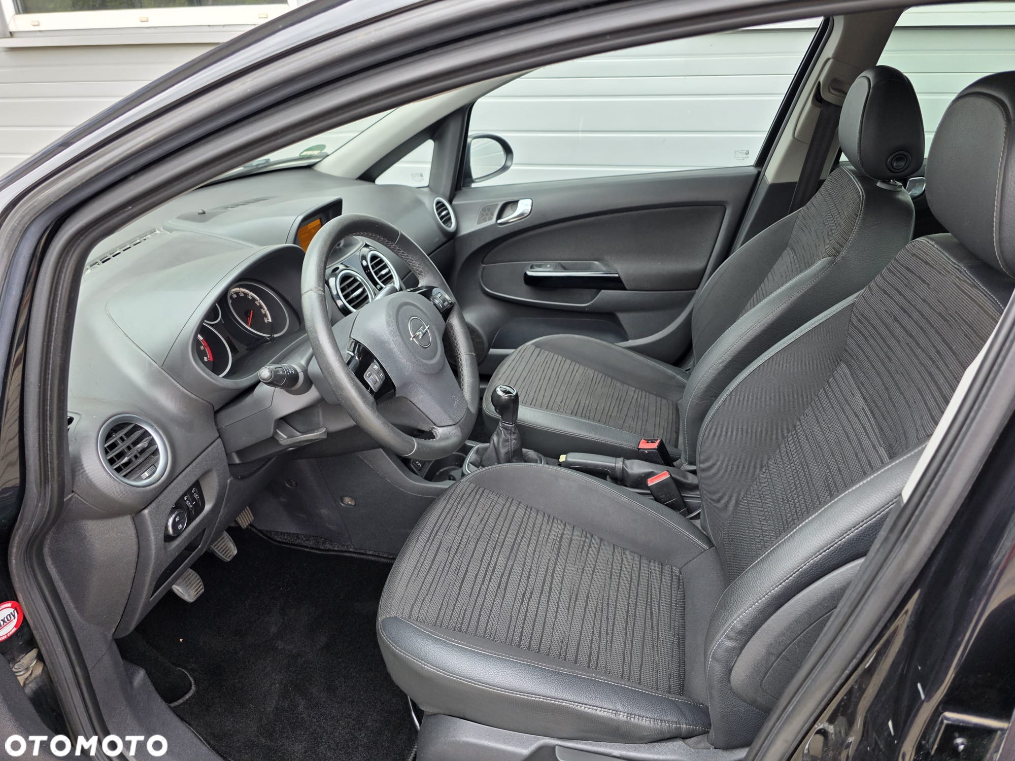 Opel Corsa 1.2 16V Cosmo S&S - 21