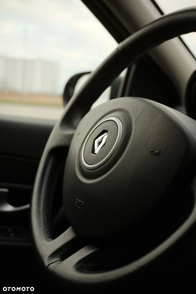 Renault Clio 1.2 16V Expression - 33