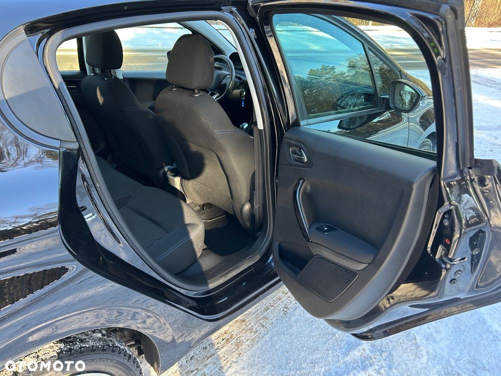 Peugeot 208 1.2 PureTech GPF Signature S&S - 8