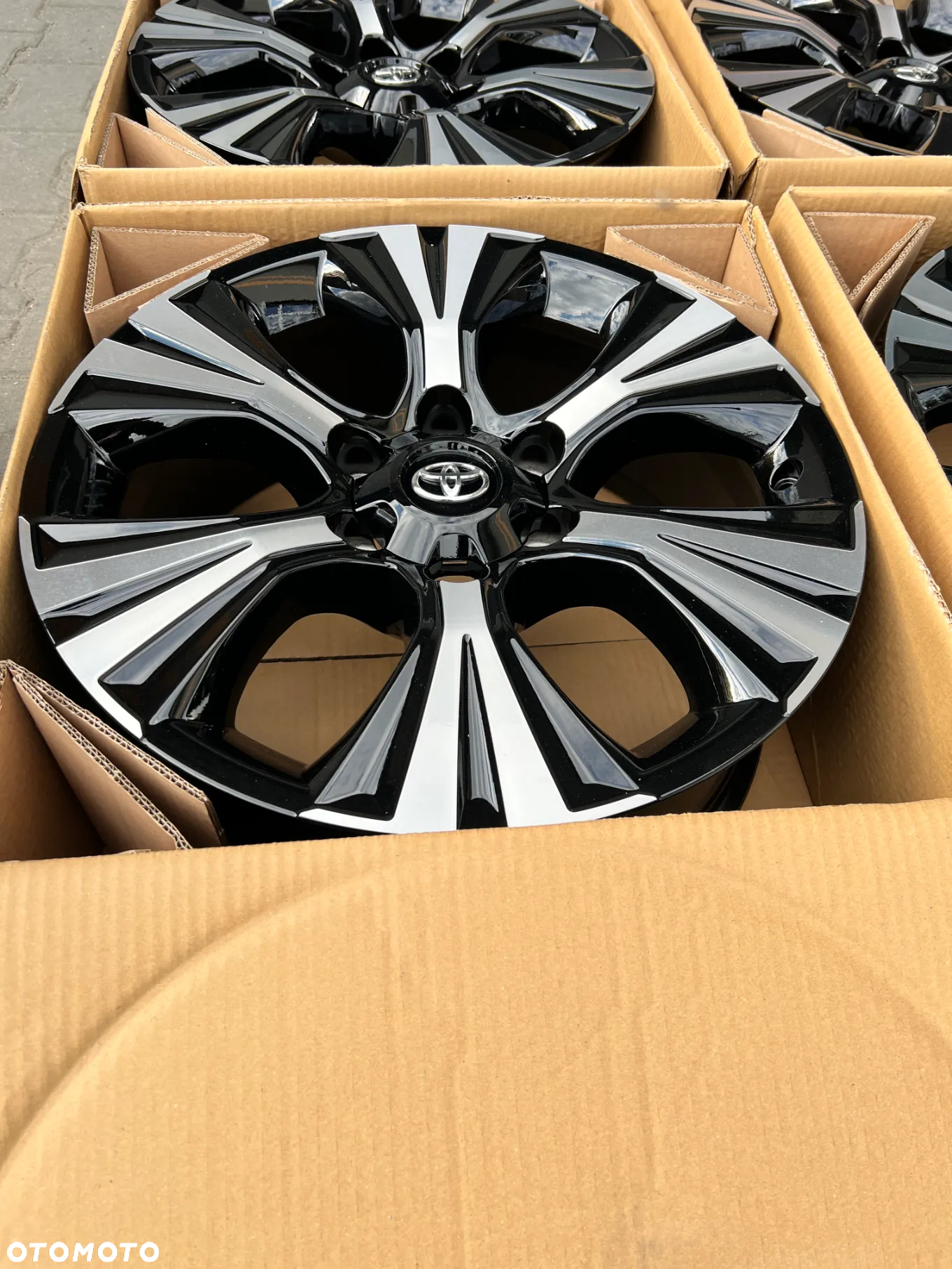 Nowe Oryginalne Felgi TOYOTA LAND CRUISER 2025r.  F.V - 7