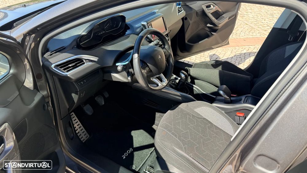 Peugeot 2008 1.6 BlueHDi Style - 21