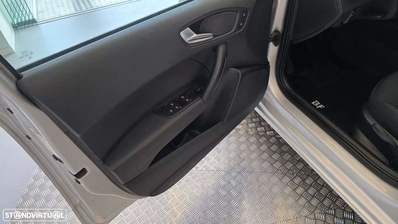 Audi A1 Sportback 1.6 TDI S-line - 31