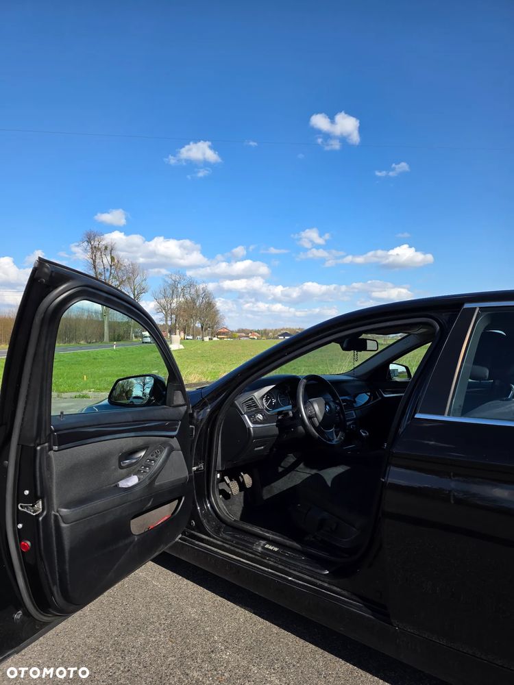 BMW Seria 5 520d - 12