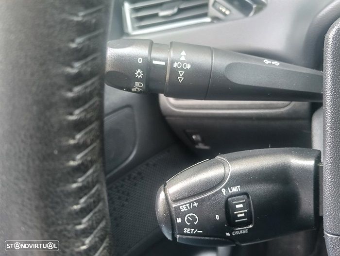 Peugeot 208 1.2 PureTech Style - 23