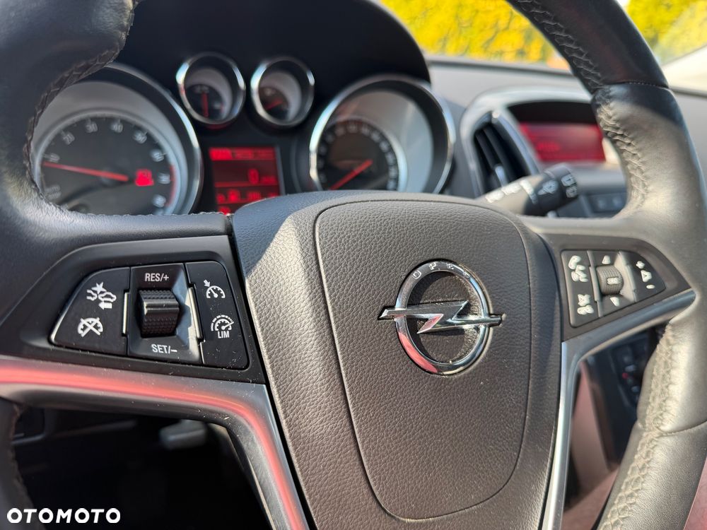 Opel Astra 1.4 Turbo - 21