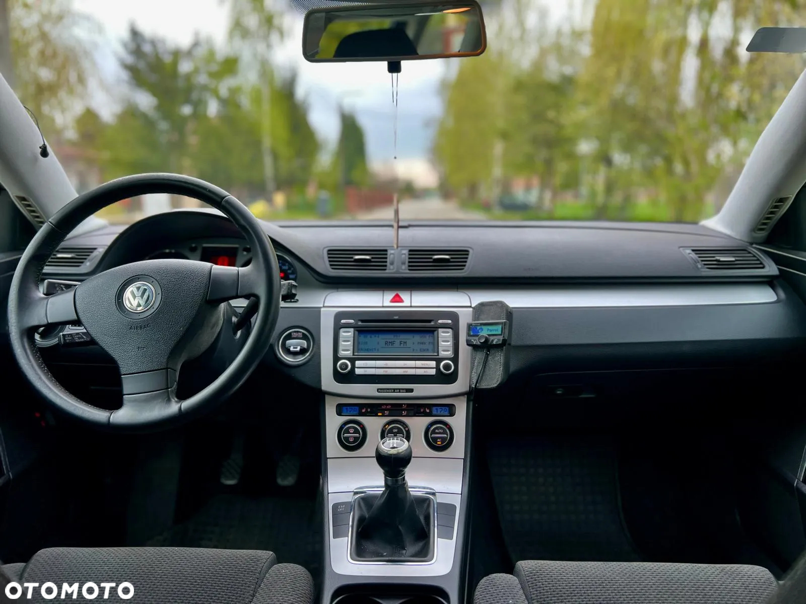 Volkswagen Passat 1.9 TDI Comfortline - 6