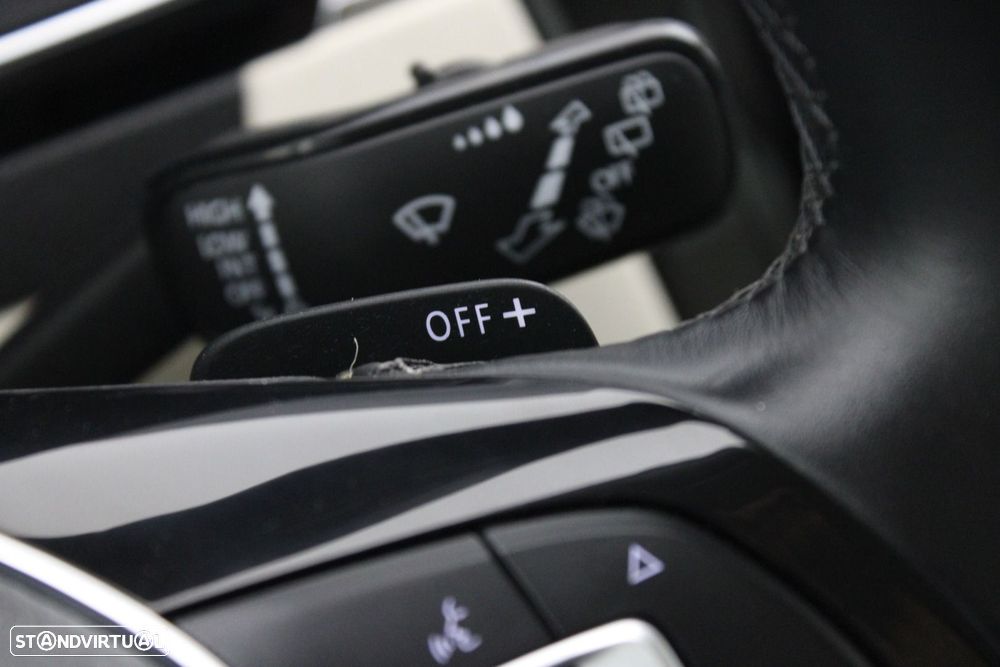 VW Passat Variant 2.0 TDI Highline DSG - 14