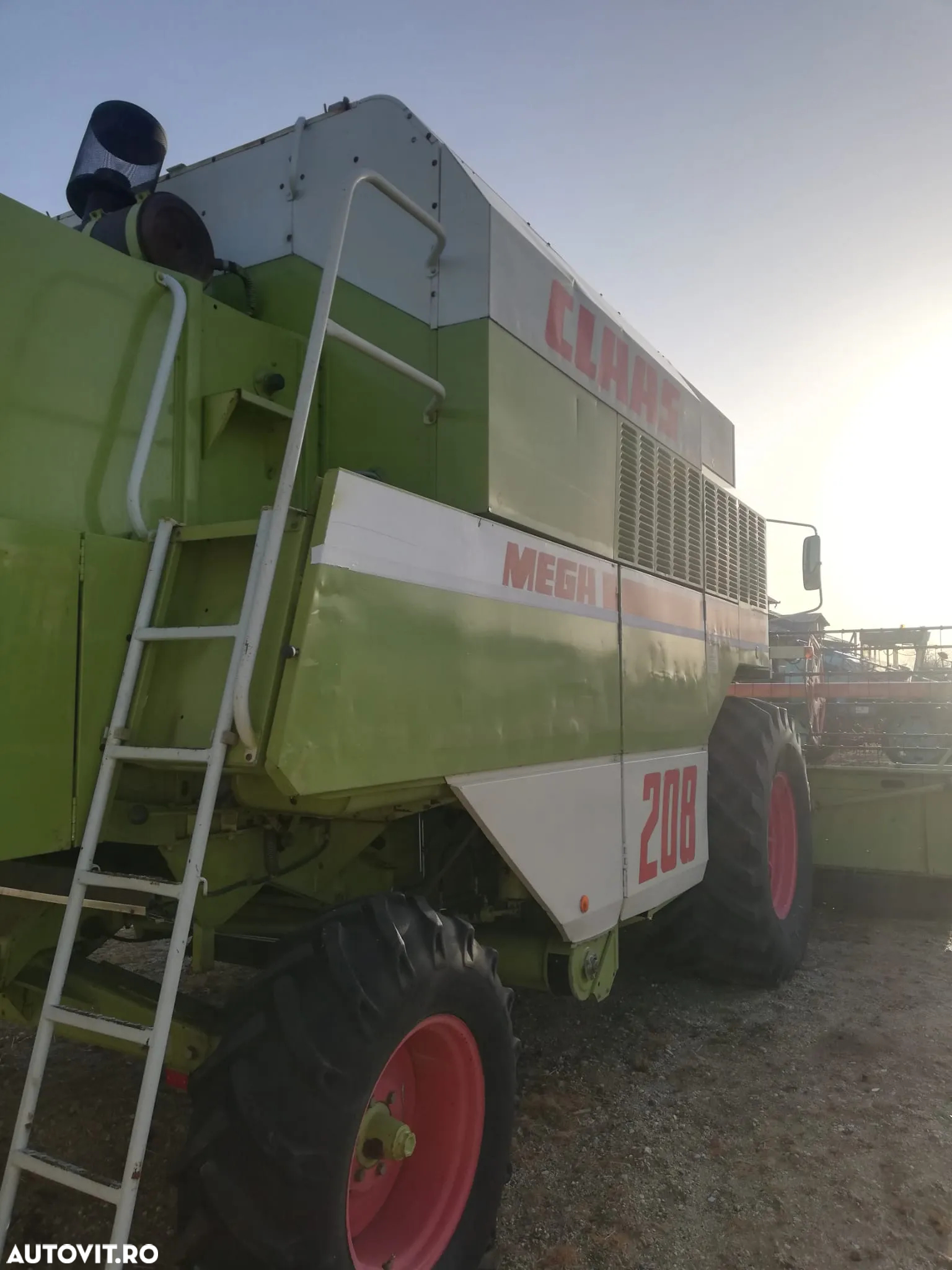 Claas MEGA 208 - 2