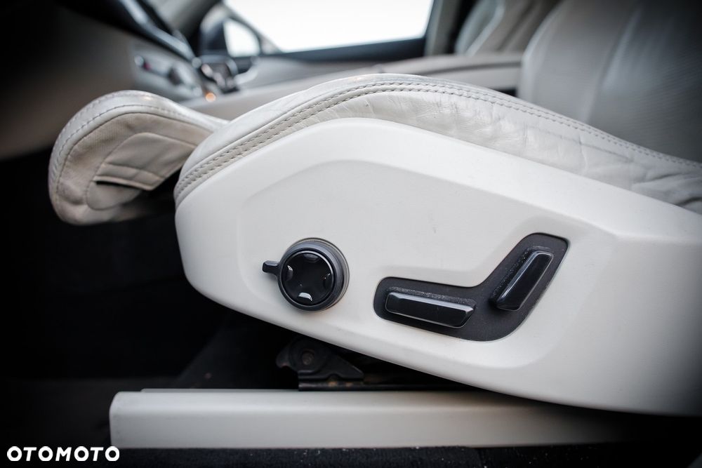 Volvo XC 90 D5 AWD Inscription 7os - 33