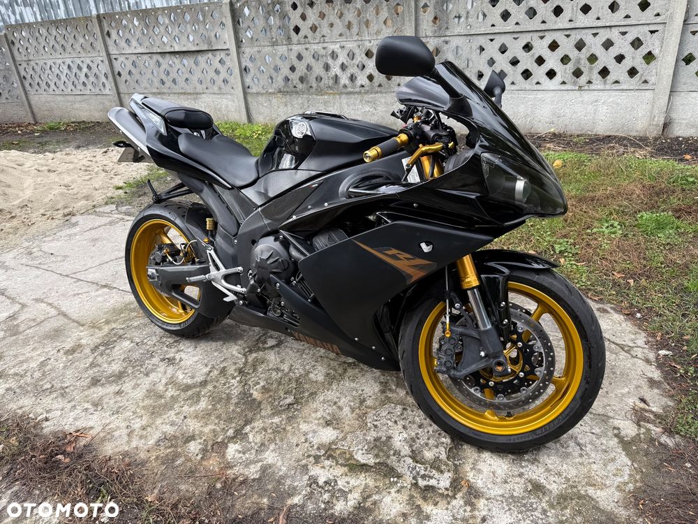 Yamaha R1 - 7
