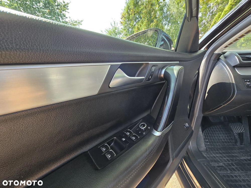 Volkswagen Passat Variant 2.0 Blue TDI DSG SCR Highline - 21