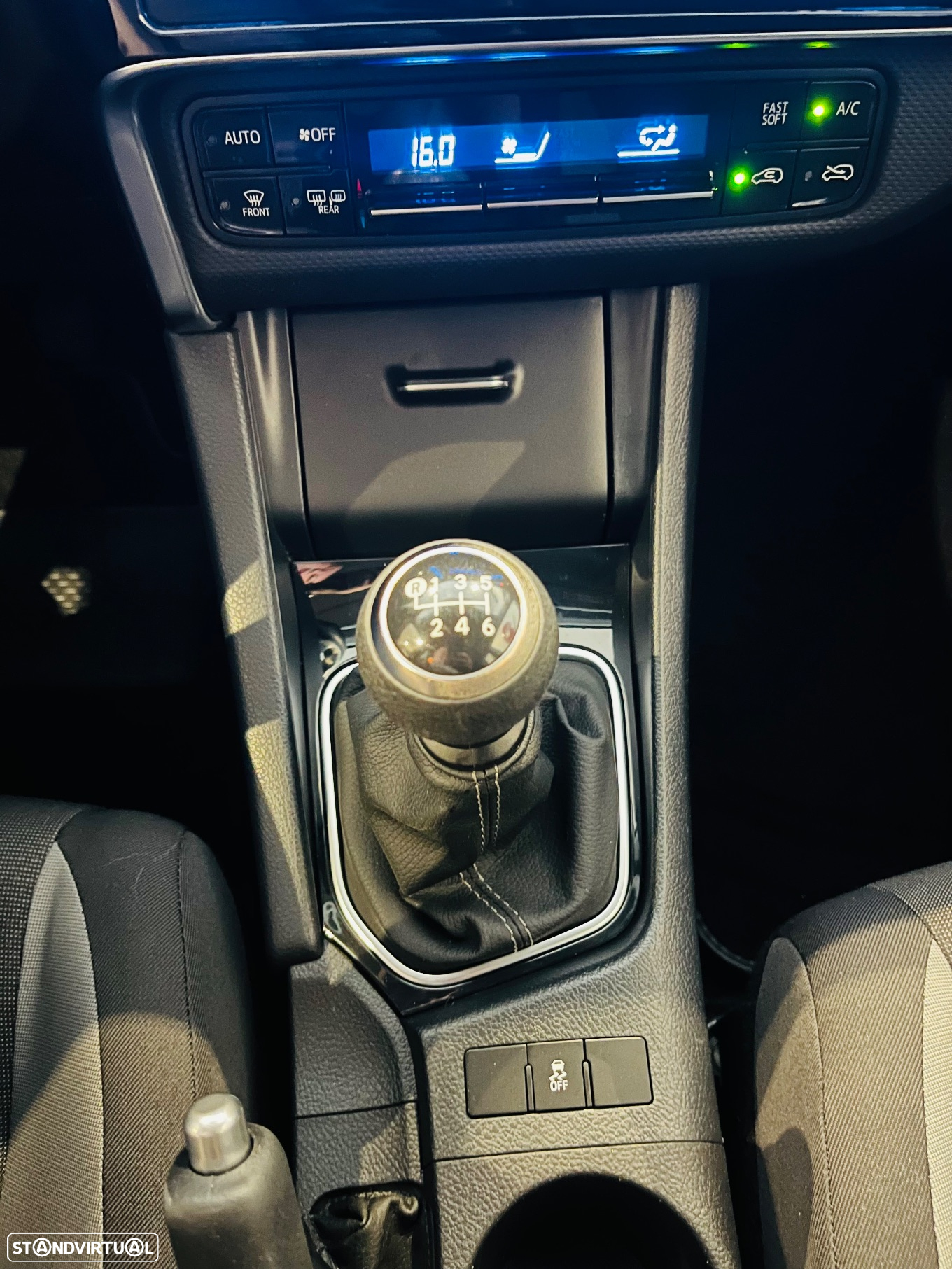 Toyota AURIS BIZZ D4D 90CV C/AC - 30
