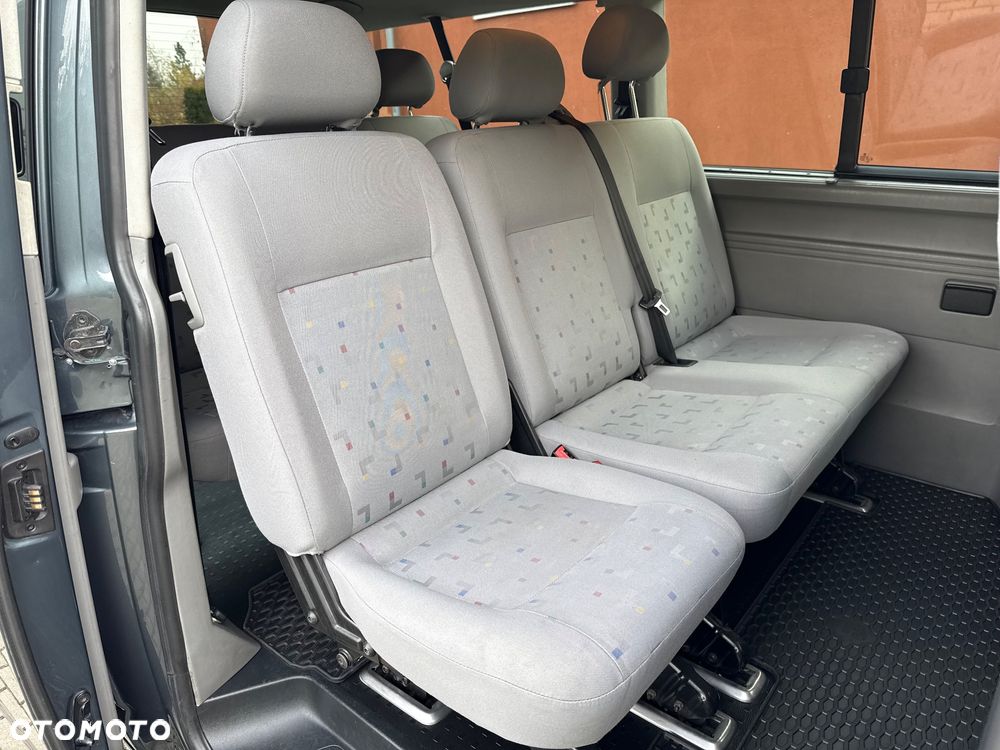 Volkswagen Caravelle - 15