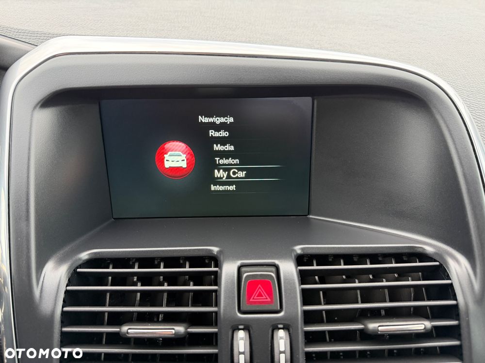 Volvo XC 60 D3 SCR Momentum - 32