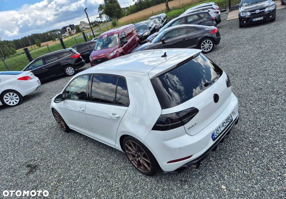 Volkswagen Golf - 34