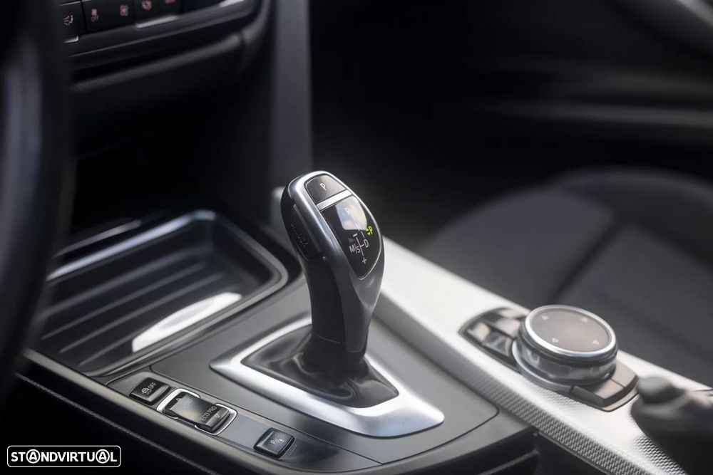 BMW 320 d Auto Pack M - 15