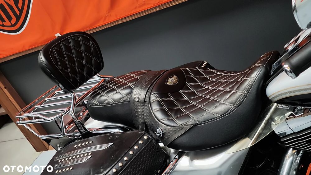Harley-Davidson Touring Road King - 11