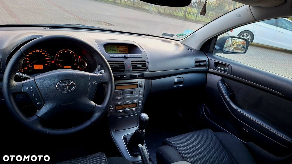 Toyota Avensis 1.8 VVT-i Sol - 17