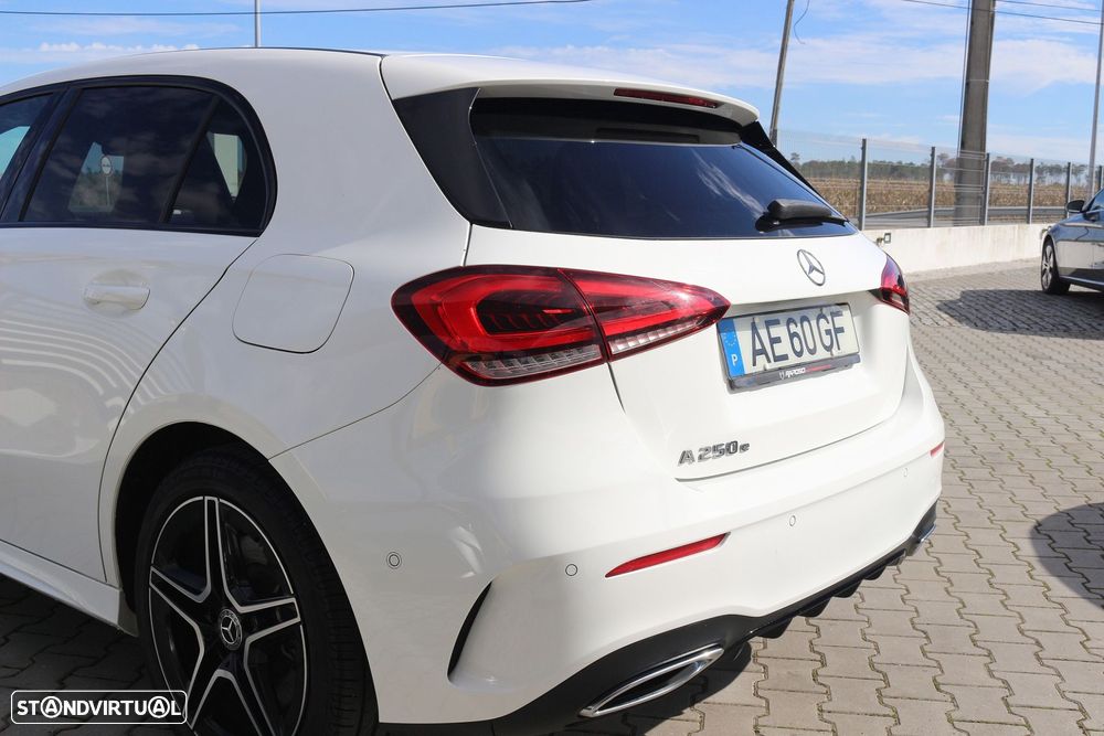 Mercedes-Benz A 250 e AMG Line - 17
